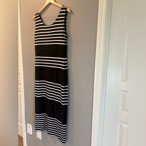 Jospeh Ribkoff Sleeveless Black and White Striped Dress size 10 - Picture 8 of 11